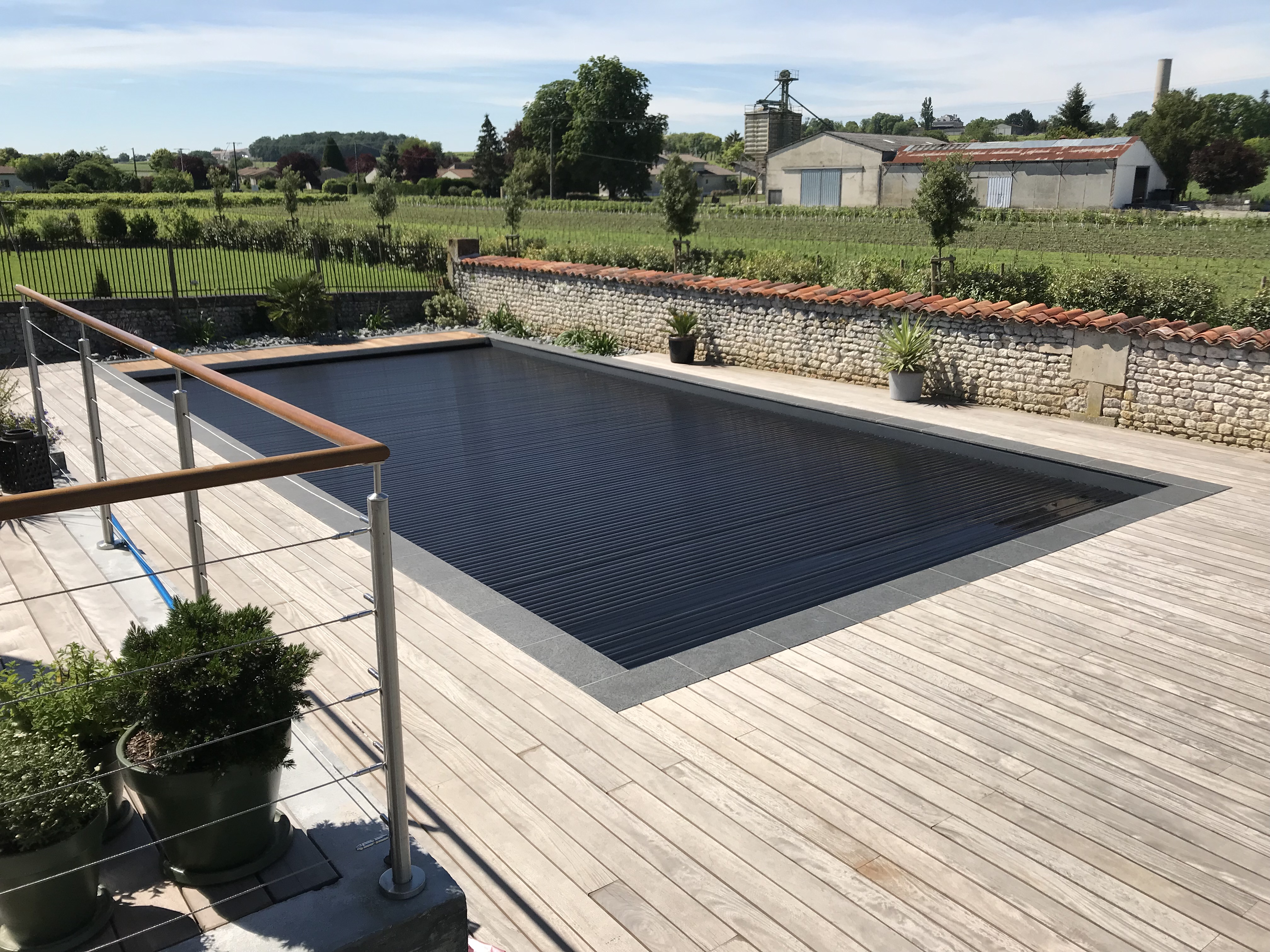 Maumont Piscines-et-concept-volet roulant - sécurité -lames polycarbonates