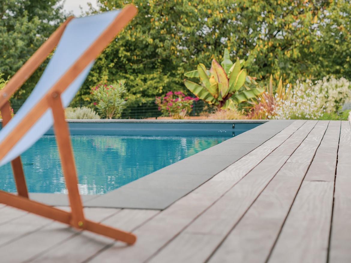 Réalisation Piscines & Concept - Piscine traditionnelle -membrane armée - Volet immergé