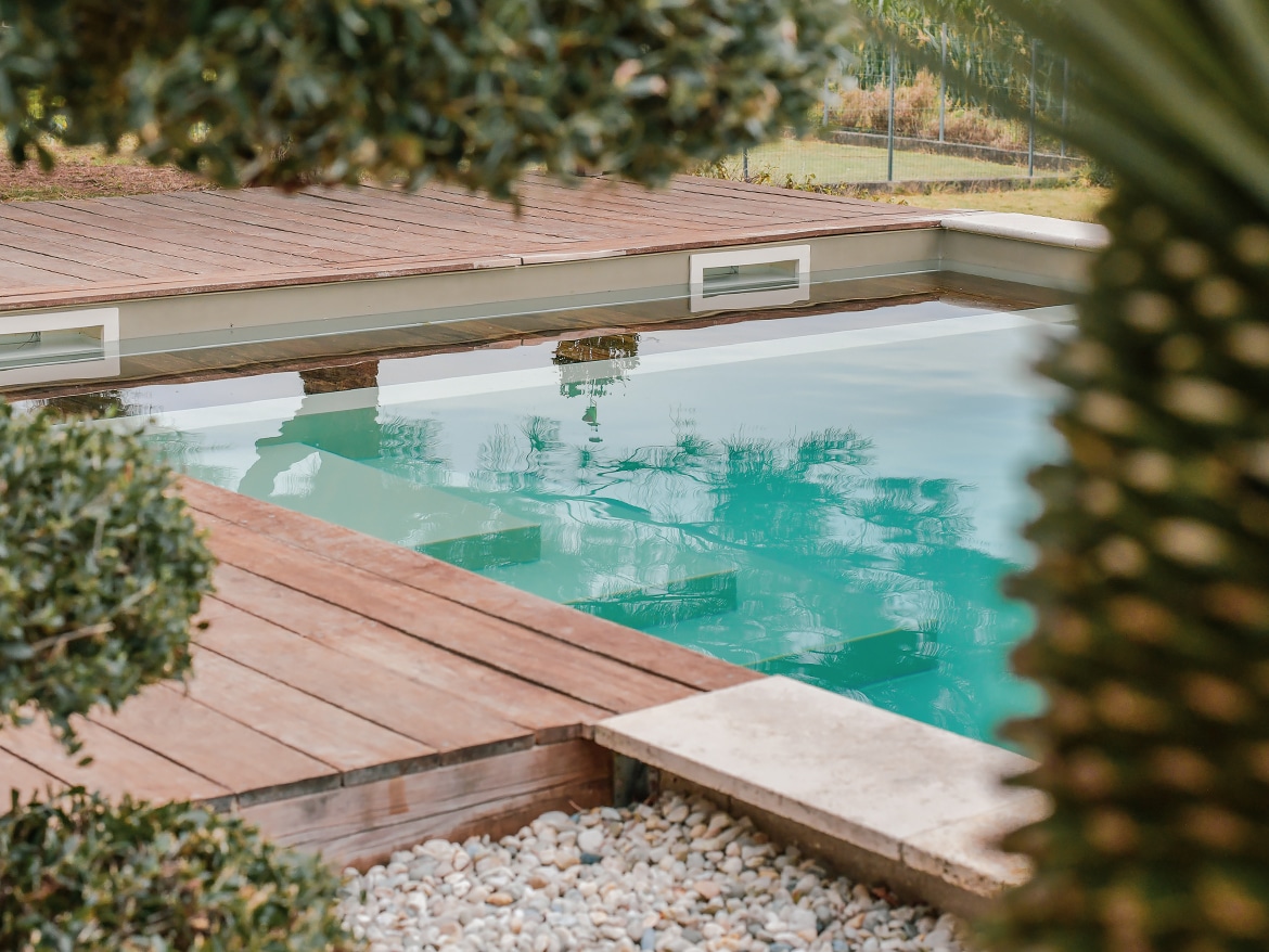 Réalisation Piscines & Concept - Piscine traditionnelle -membrane armée - Volet immergé